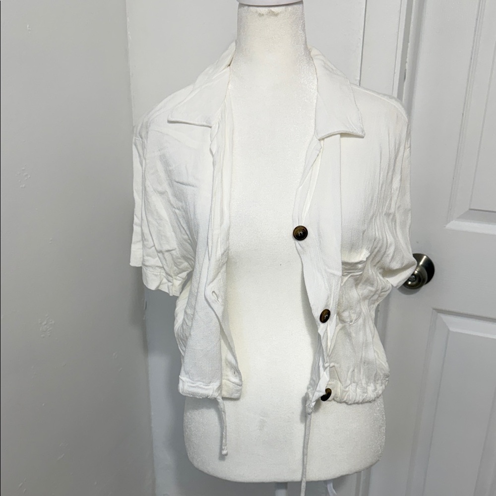 White Button-Up Short Sleeve Shirt